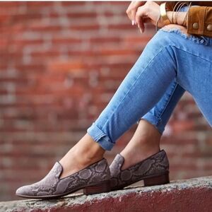 Sofft Women's Severn Loafer Gray Taupe Suede Snake Slip On Low Heel 6.5